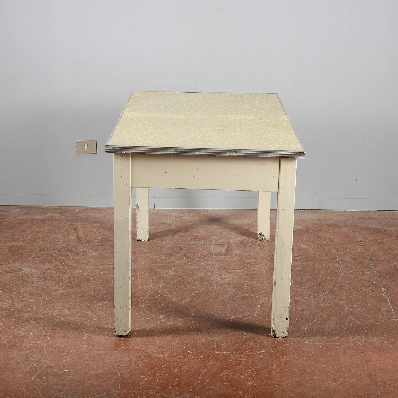 Tavolo da cucina con piano sfalzato, metà '900 4