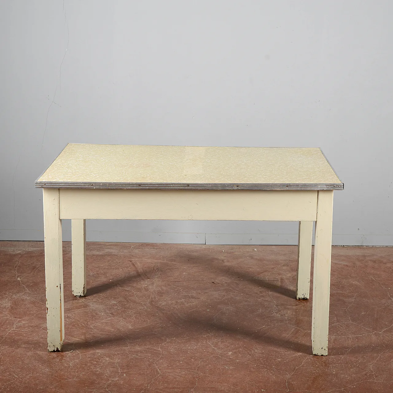 Tavolo da cucina con piano sfalzato, metà '900 5
