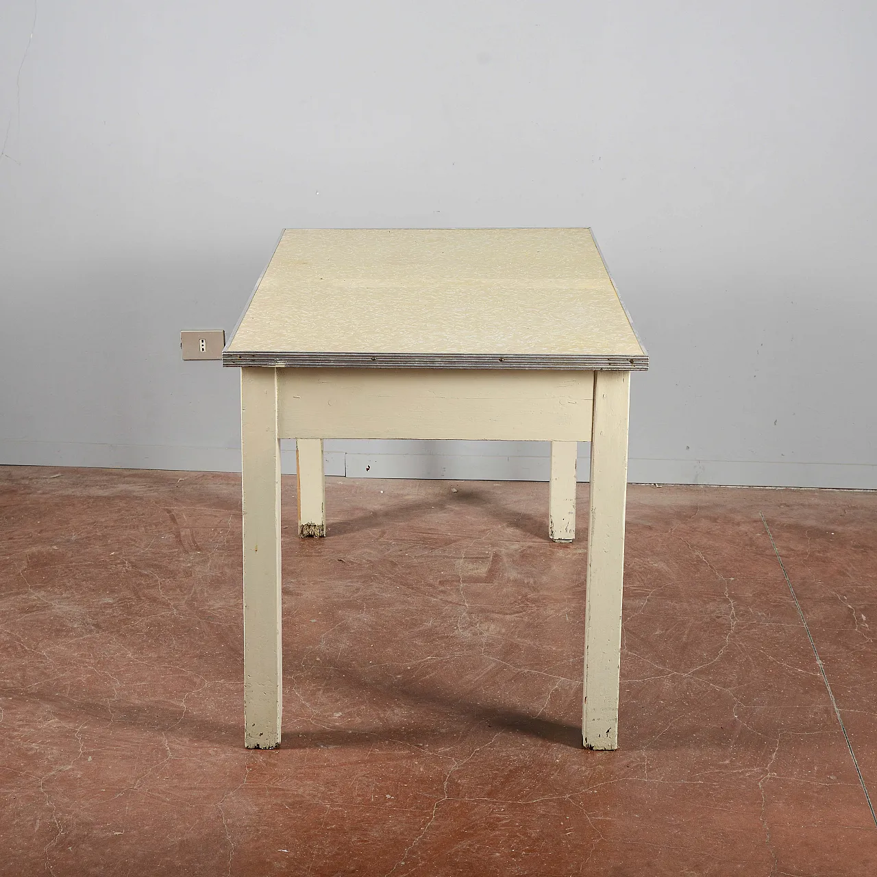 Tavolo da cucina con piano sfalzato, metà '900 6