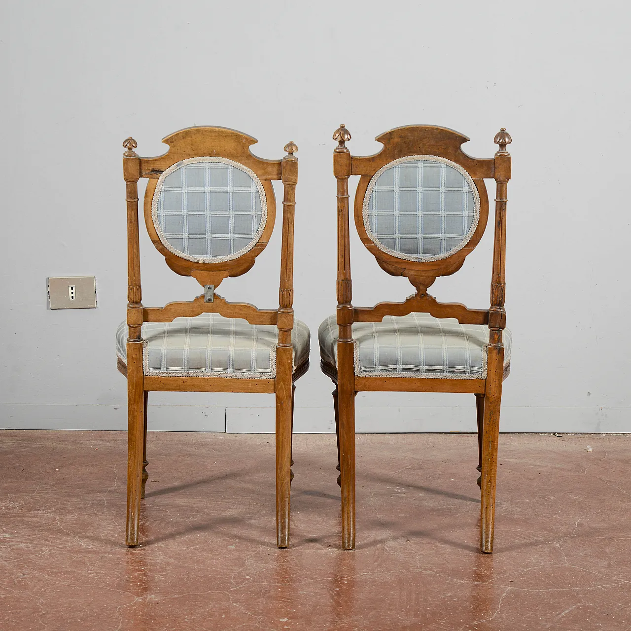 Coppia di sedie in noce e stoffa, '800 5