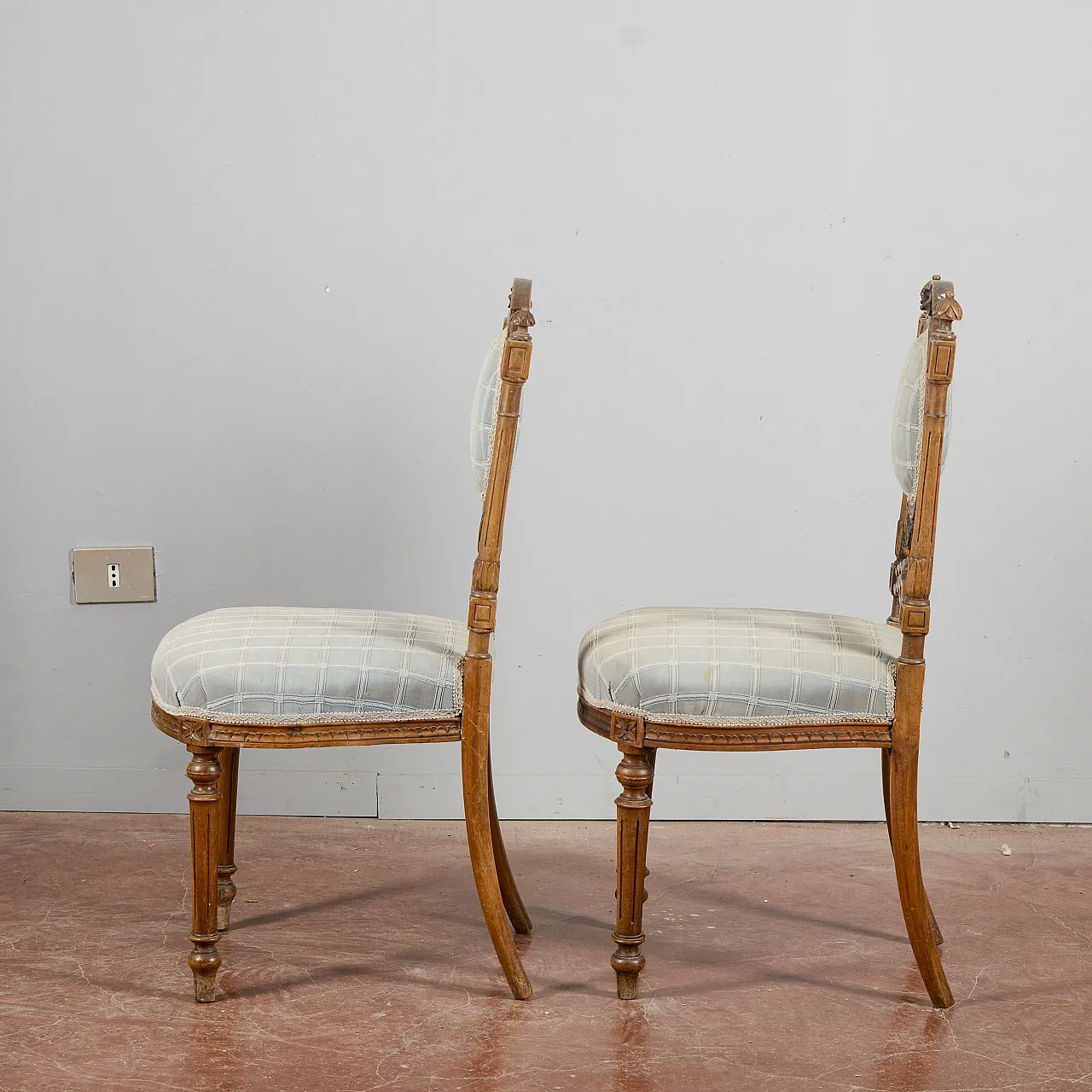 Coppia di sedie in noce e stoffa, '800 7