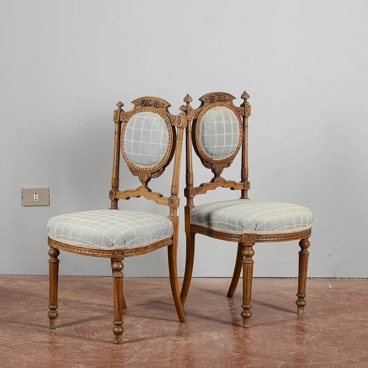 Coppia di sedie in noce e stoffa, '800 8