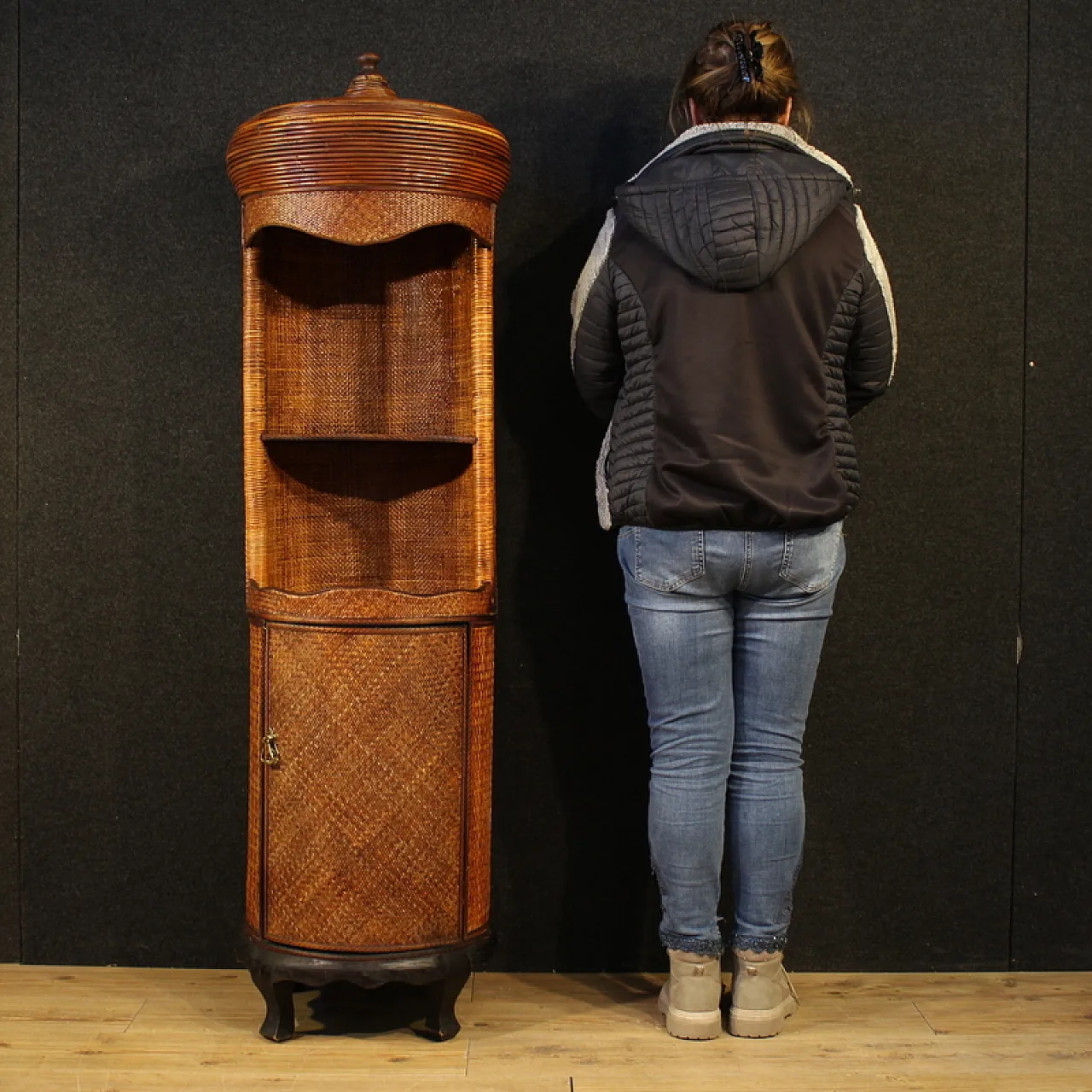 Oriental furniture, 20th century 2