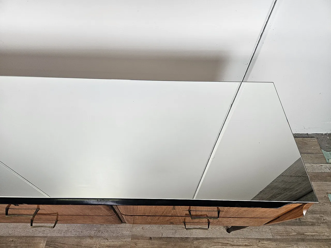 Cassettiera in radica di mogano con piano a specchio, anni '70 6