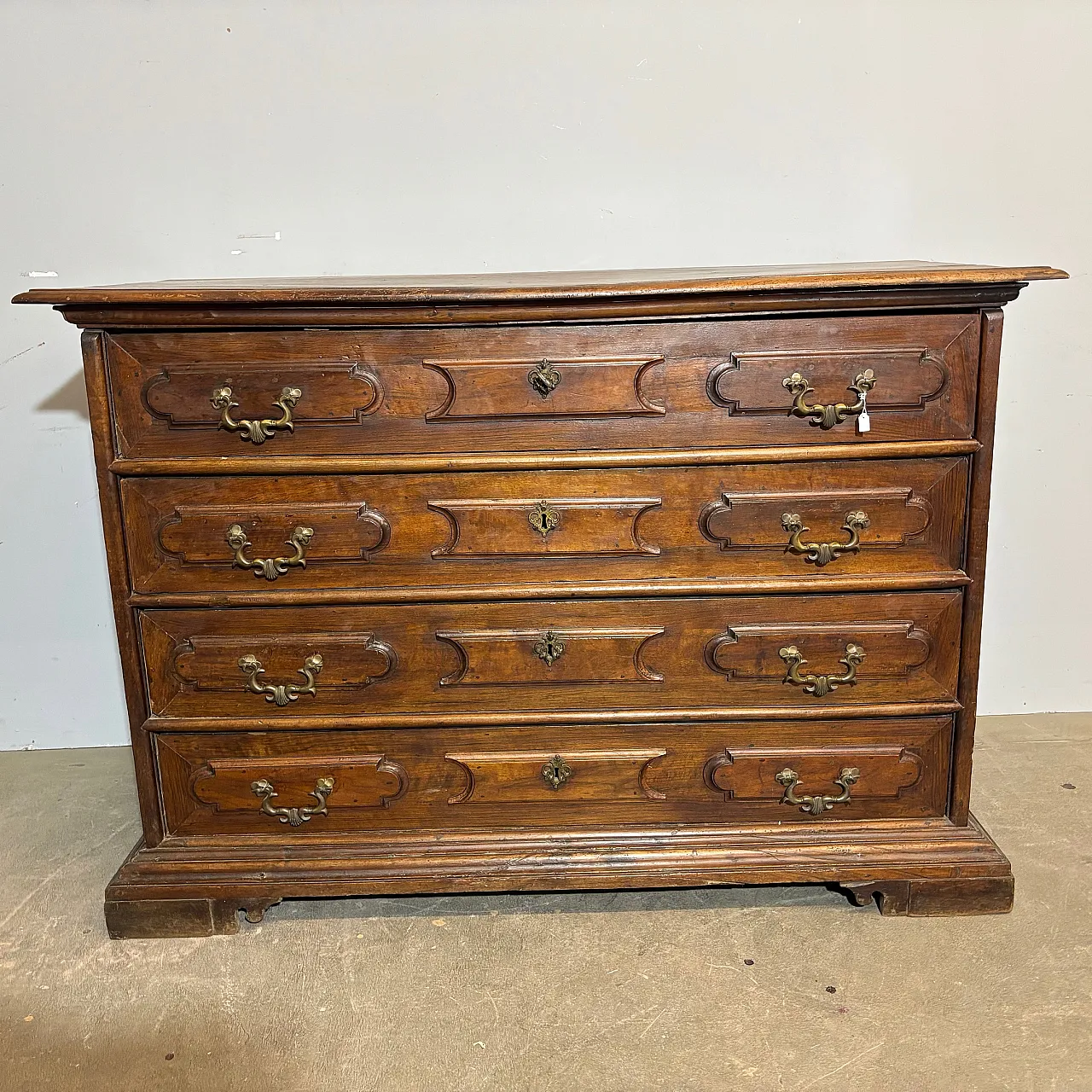 Bolognese chest of drawers with ashlars,  17th century, 1