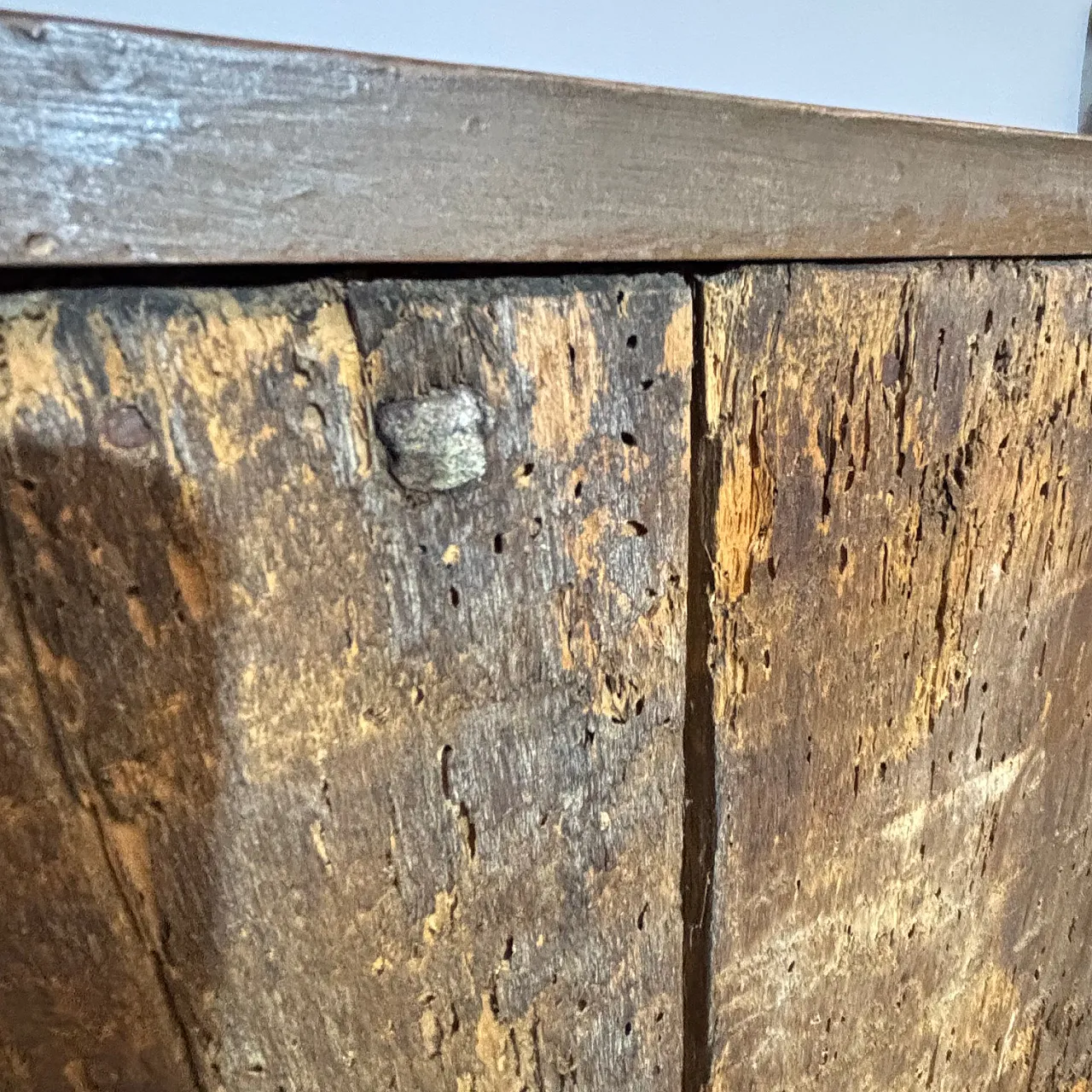 Bolognese chest of drawers with ashlars,  17th century, 4