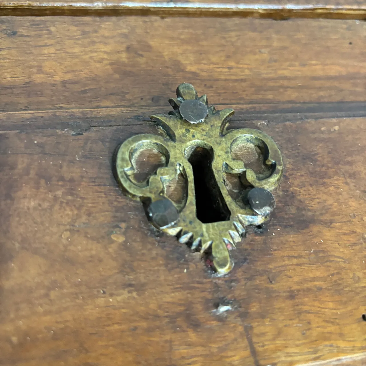 Bolognese chest of drawers with ashlars,  17th century, 11