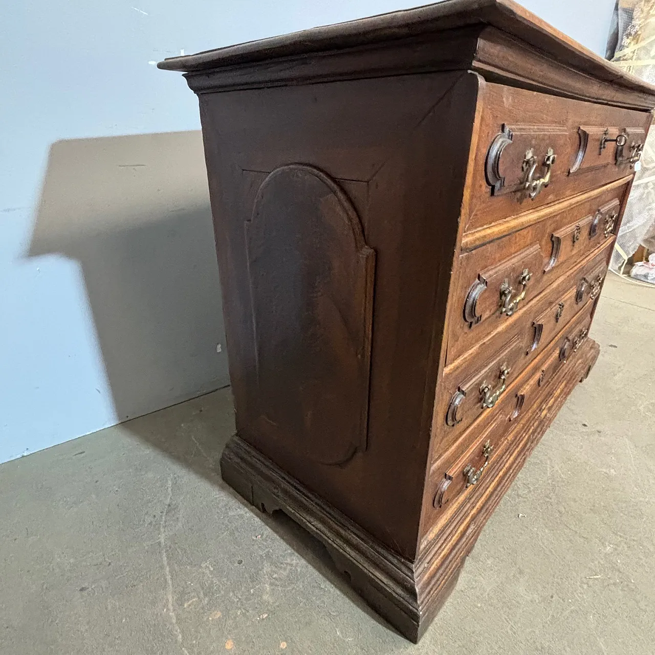 Bolognese chest of drawers with ashlars,  17th century, 20