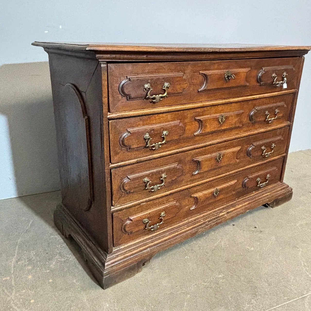 Bolognese chest of drawers with ashlars,  17th century, 21