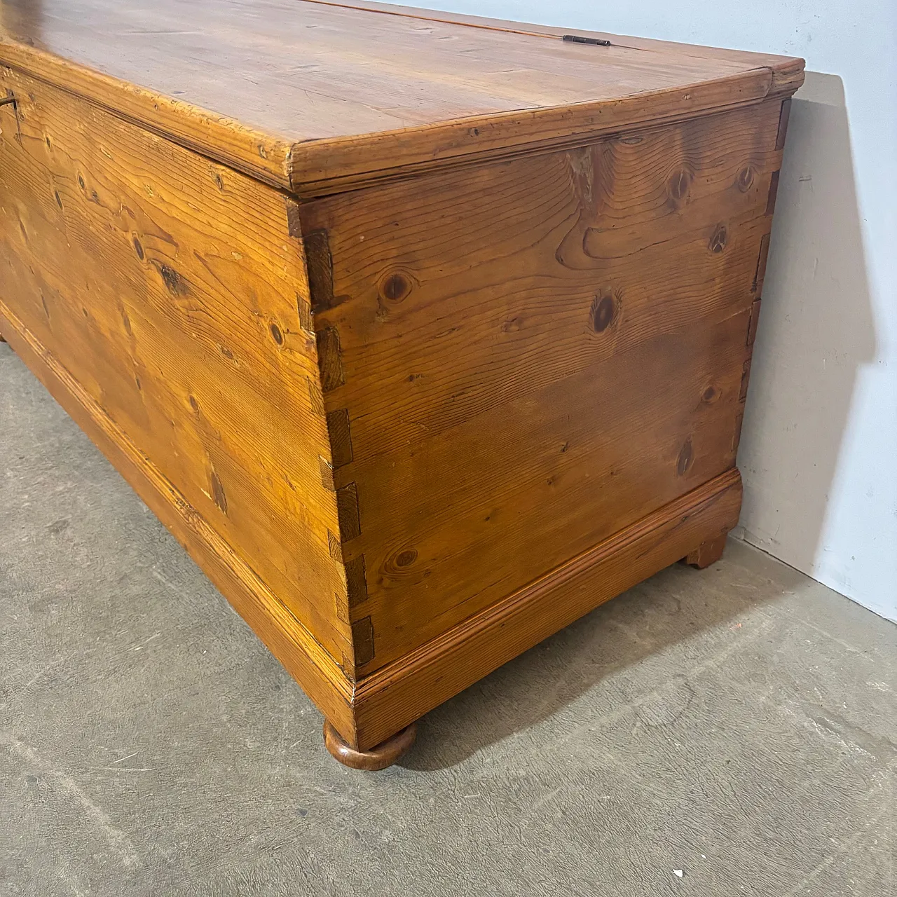 Tuscan trunk, poor art, 19th century 2
