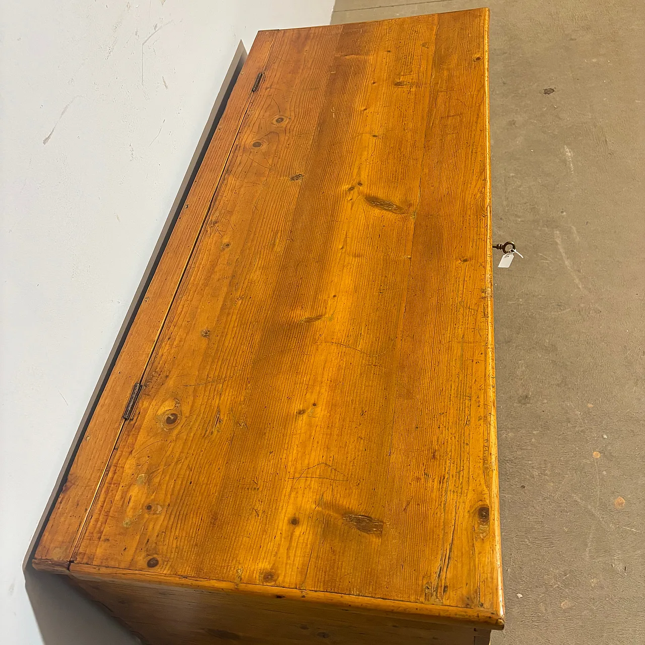 Tuscan trunk, poor art, 19th century 5