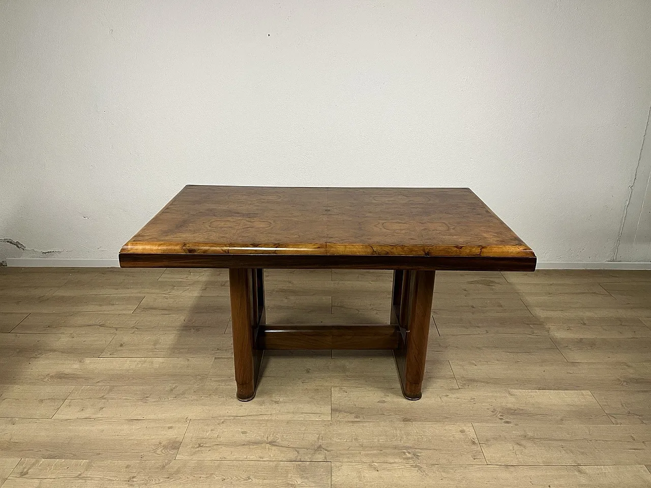 Tavolo in legno e radica Art Deco, anni '40 1