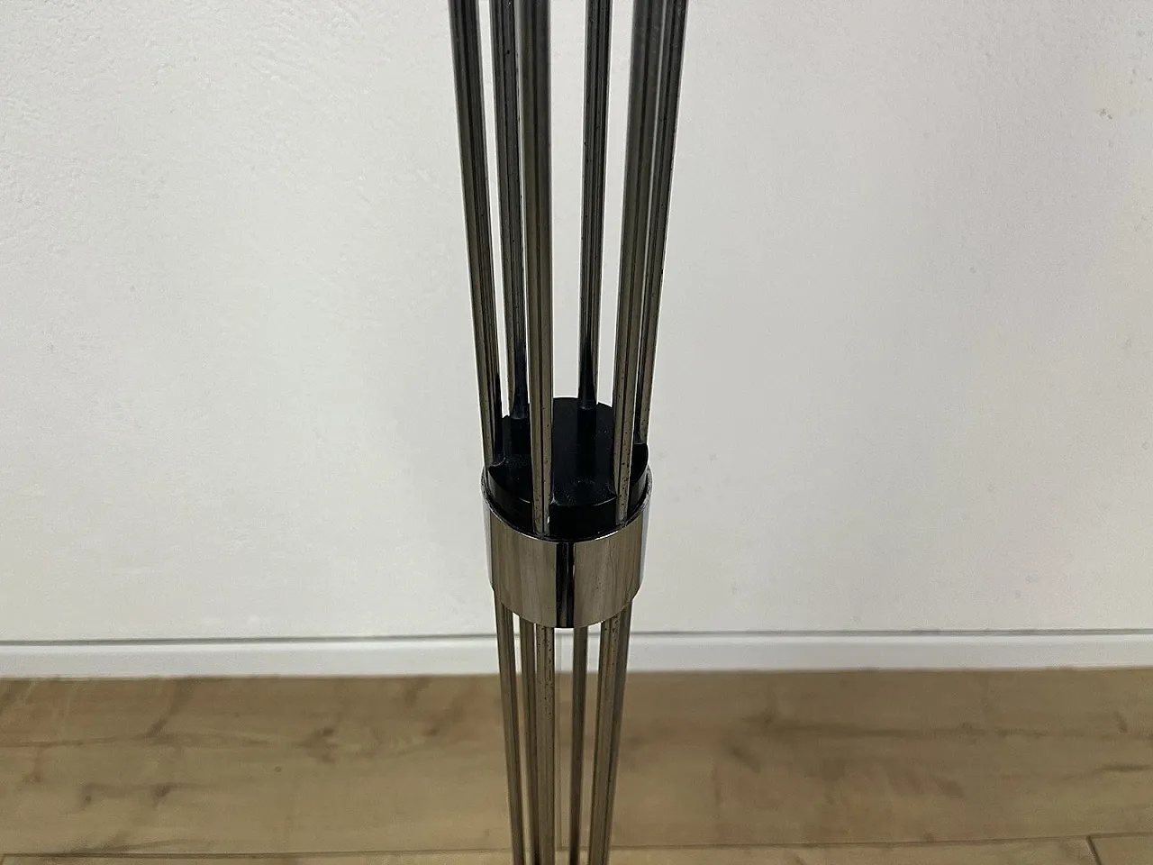 Appendiabiti scultura in acciaio di Isao Hosoe per Valenti, anni '70 4