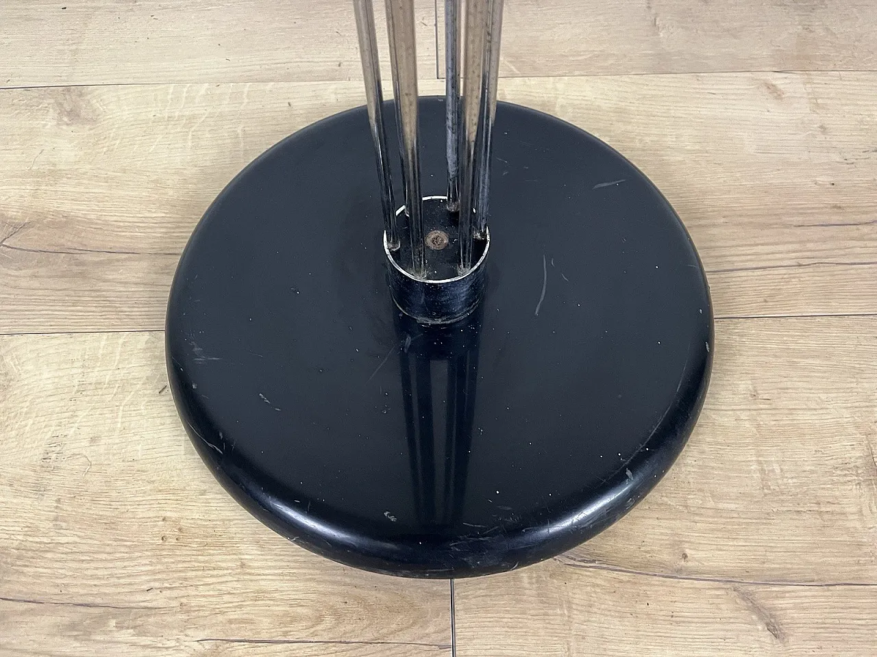 Appendiabiti scultura in acciaio di Isao Hosoe per Valenti, anni '70 5