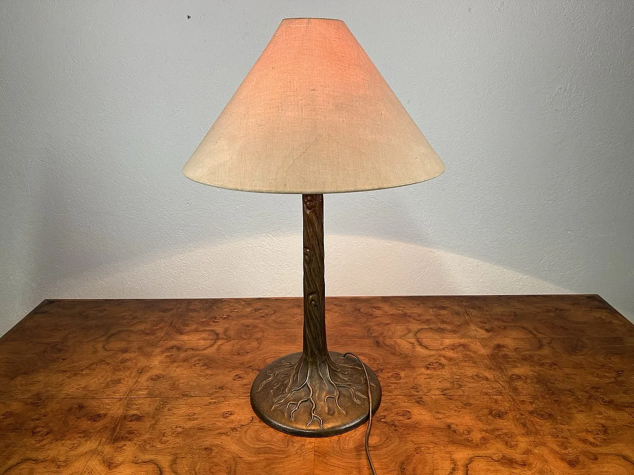 Lampada tavolo in bronzo e tessuto stile Art Nouveau. anni '40 6