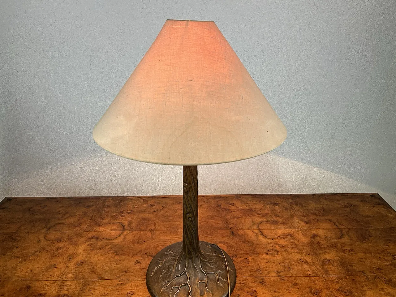 Lampada tavolo in bronzo e tessuto stile Art Nouveau. anni '40 7