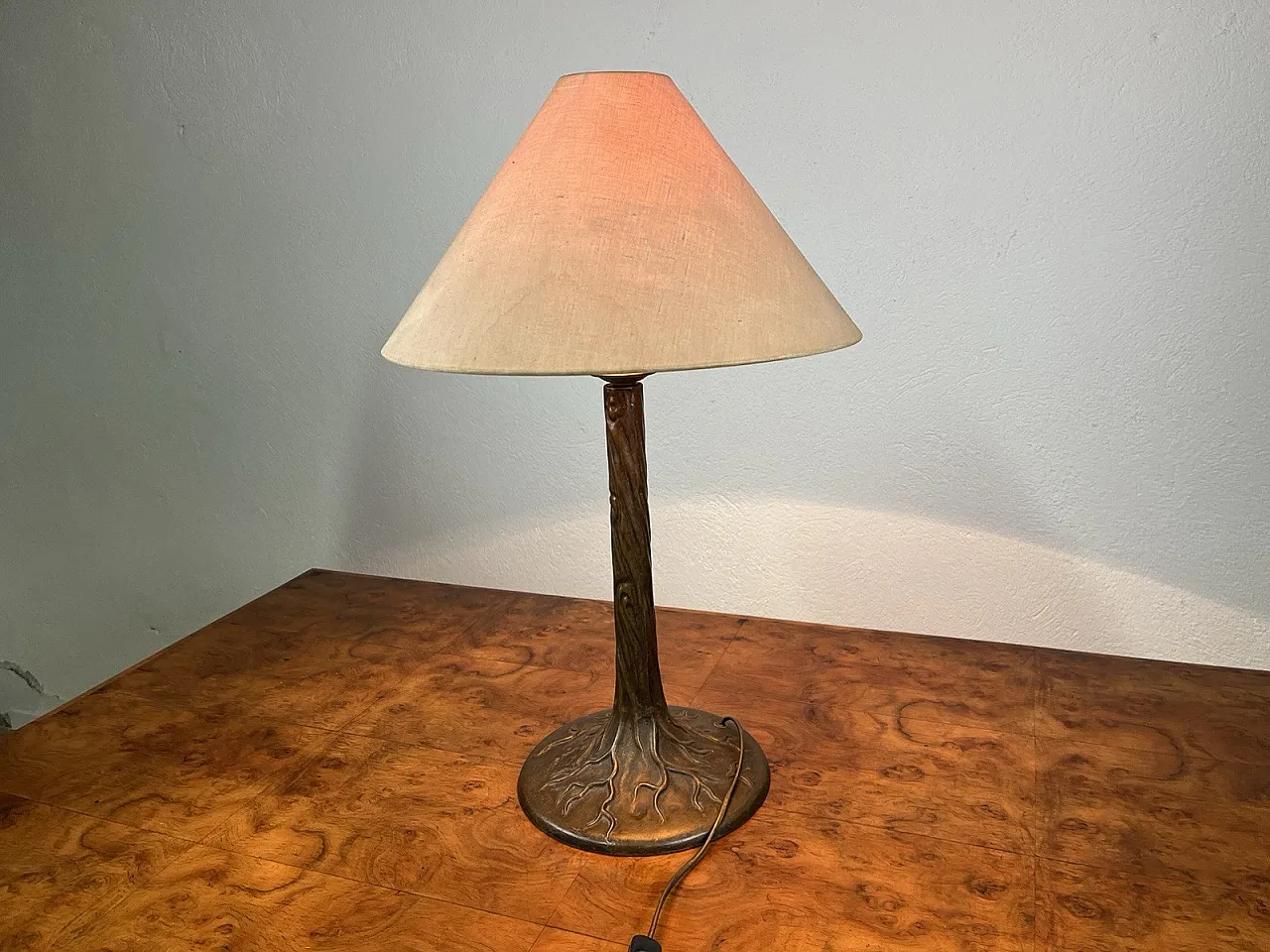 Lampada tavolo in bronzo e tessuto stile Art Nouveau. anni '40 9