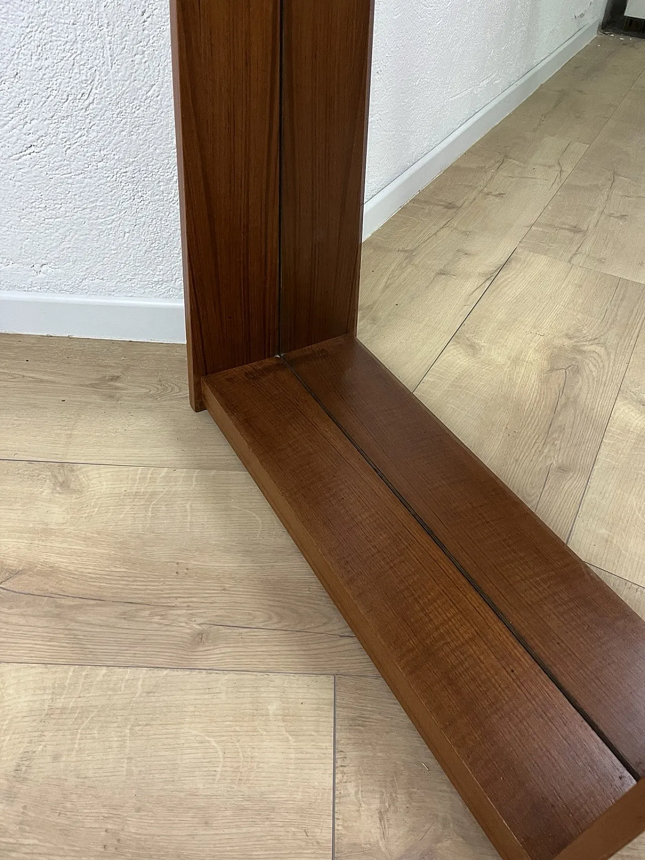 Specchio da terra in legno, anni '60 10