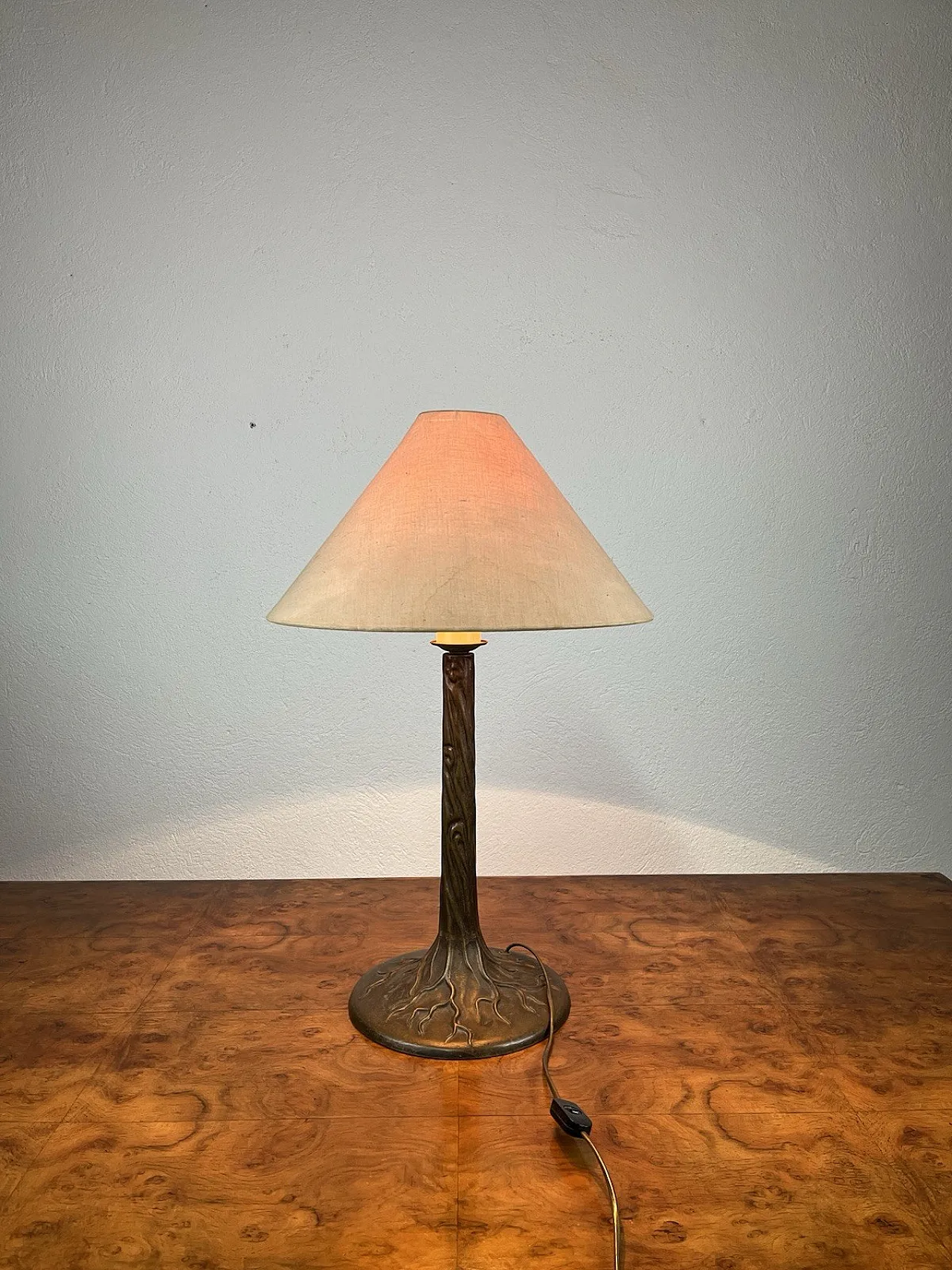 Lampada tavolo in bronzo e tessuto stile Art Nouveau. anni '40 12