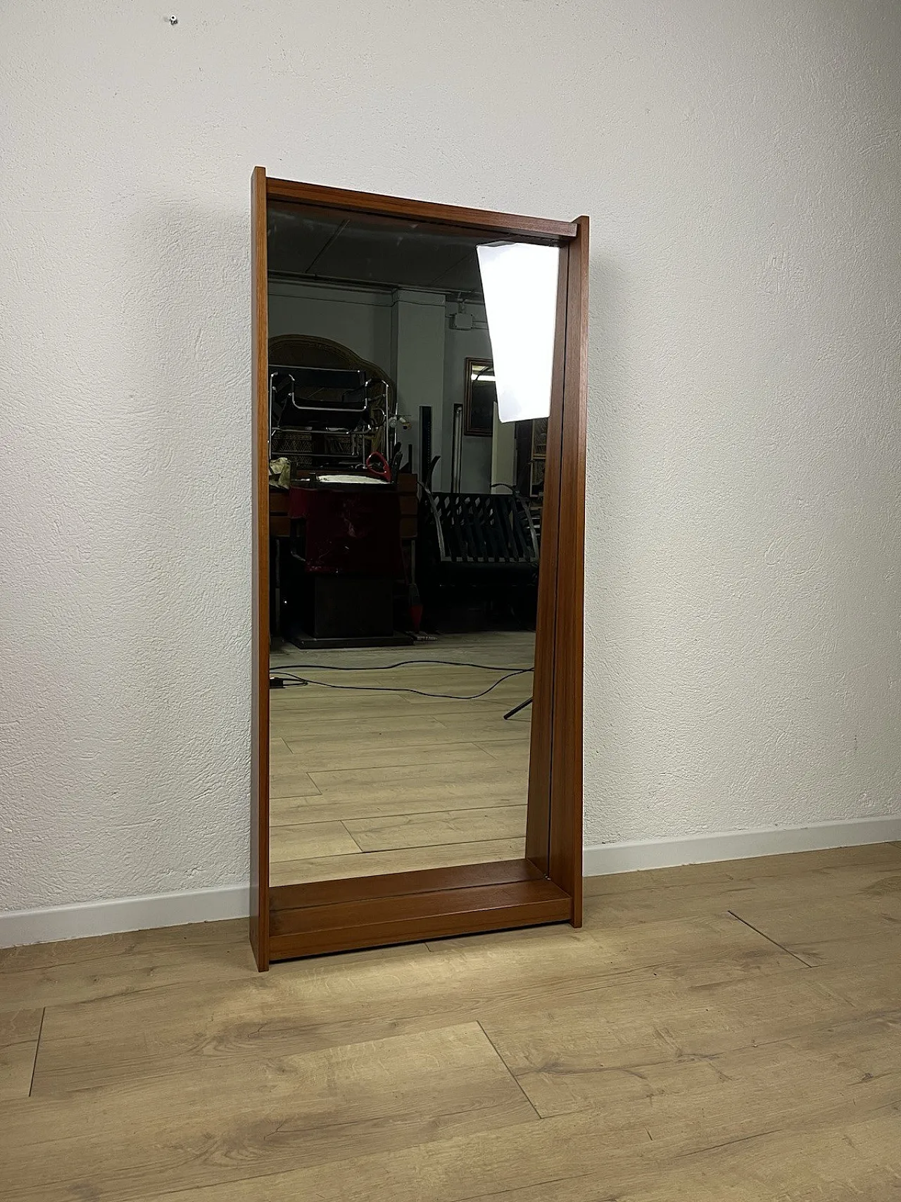 Specchio da terra in legno, anni '60 18