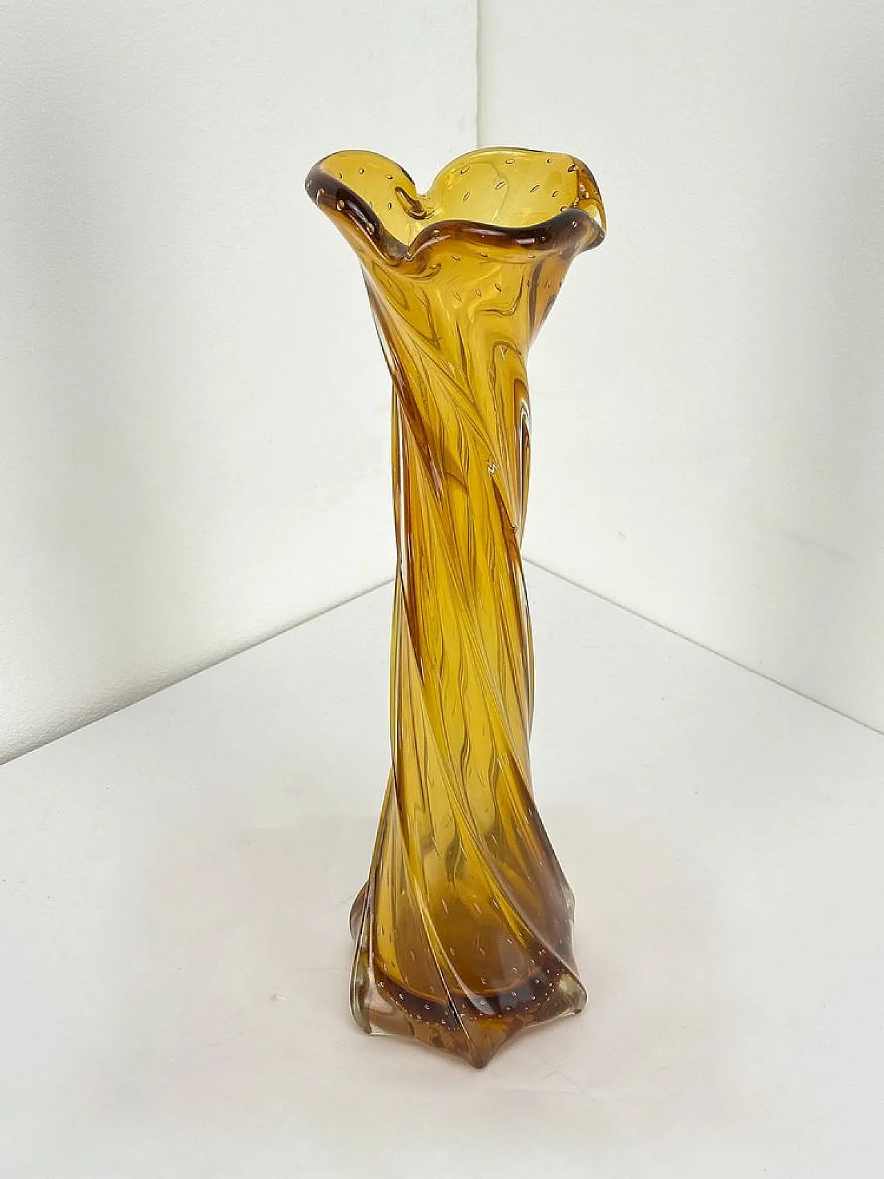 Vaso in vetro di Murano ritorto e vetro Bullicante, anni '60 1