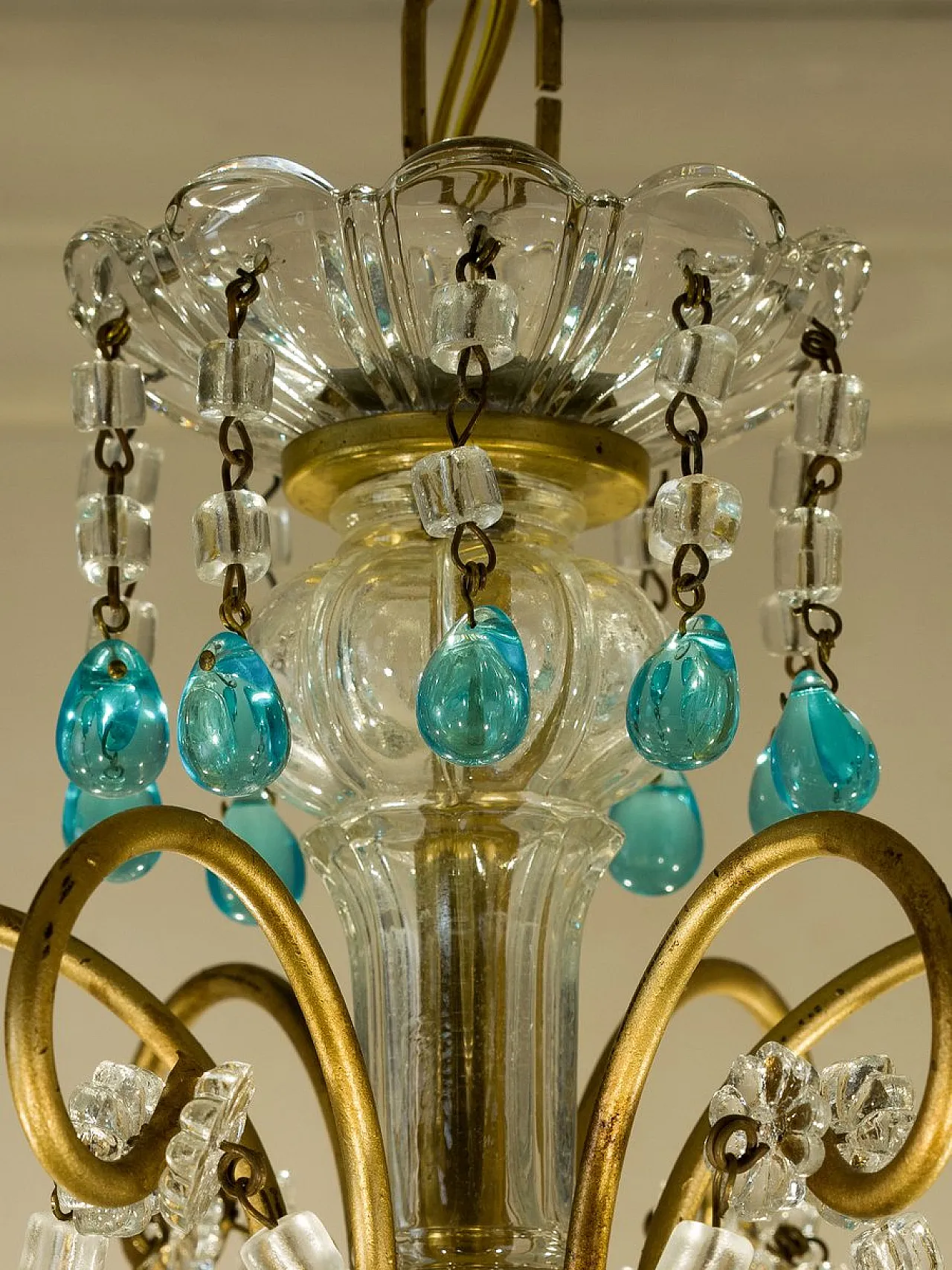 Lampadario in ferro dorato. cristallo e vetro di Murano, anni '50 5