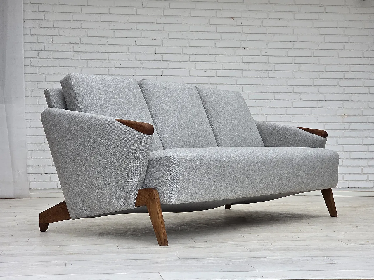 Danish design by Arne Hovmand-Olsen, 3-seater sofa model 490, 1960s 1