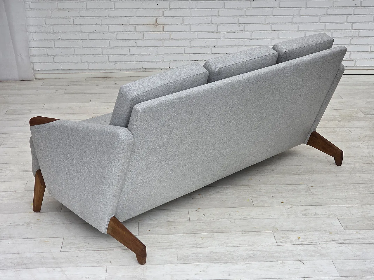 Danish design by Arne Hovmand-Olsen, 3-seater sofa model 490, 1960s 18