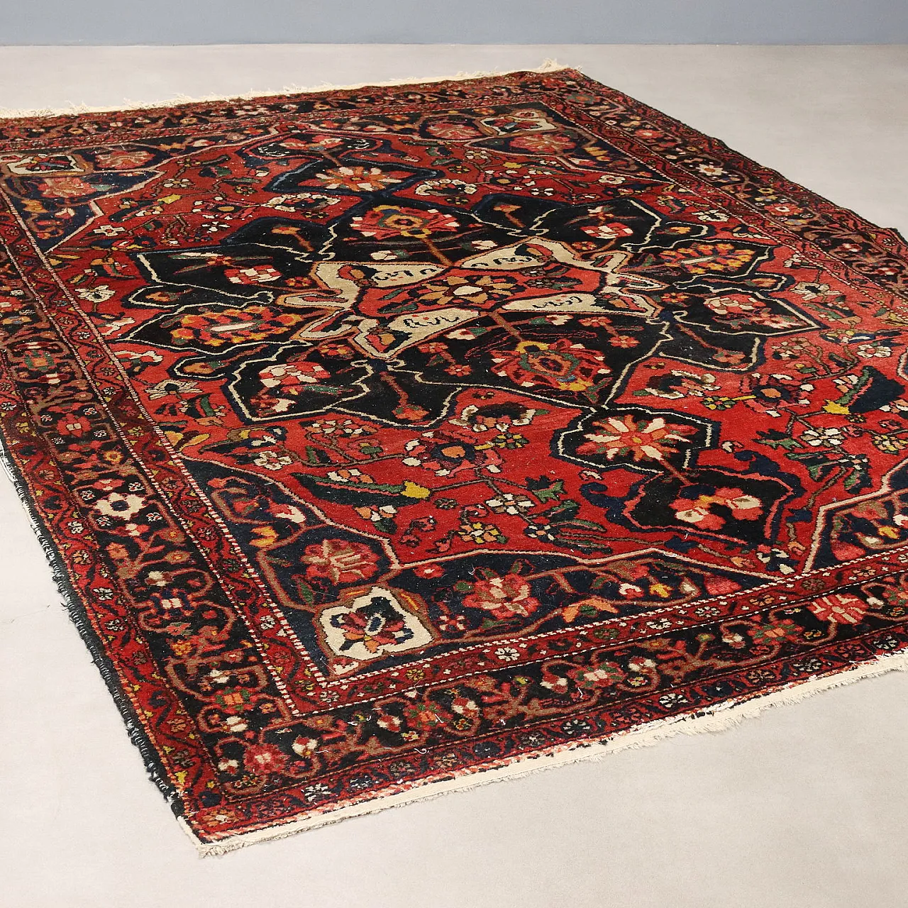 Bakhtiari carpet in cotton and wool, fine weave, 20th century 1