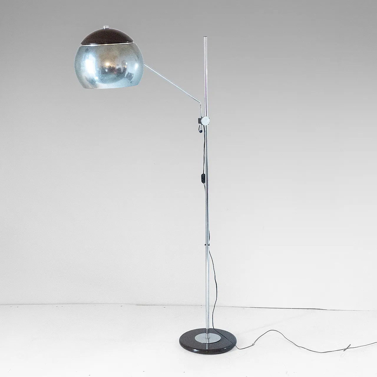 Floor lamp, chromed metal structure, Italy, 1960s 3