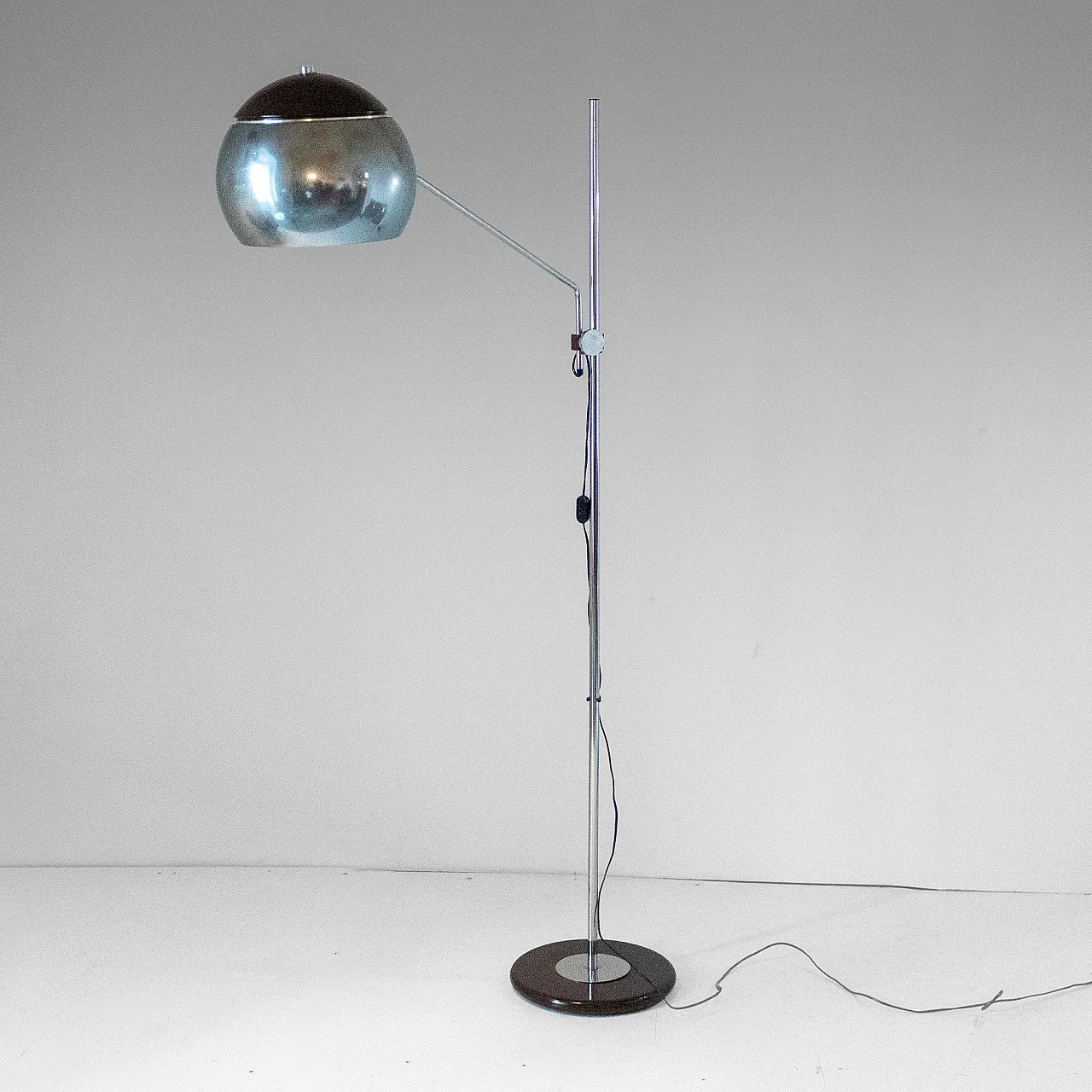 Floor lamp, chromed metal structure, Italy, 1960s 4