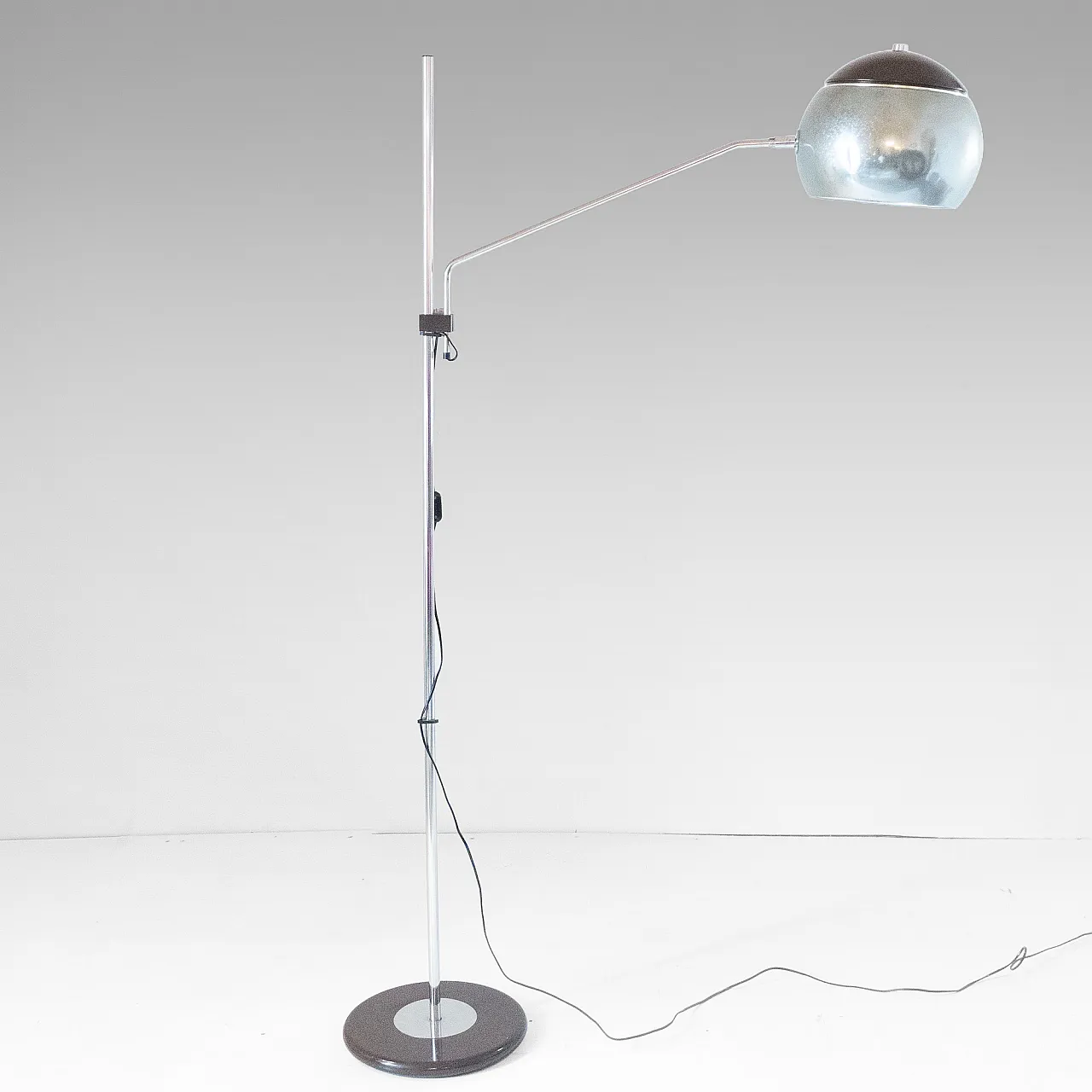 Floor lamp, chromed metal structure, Italy, 1960s 8