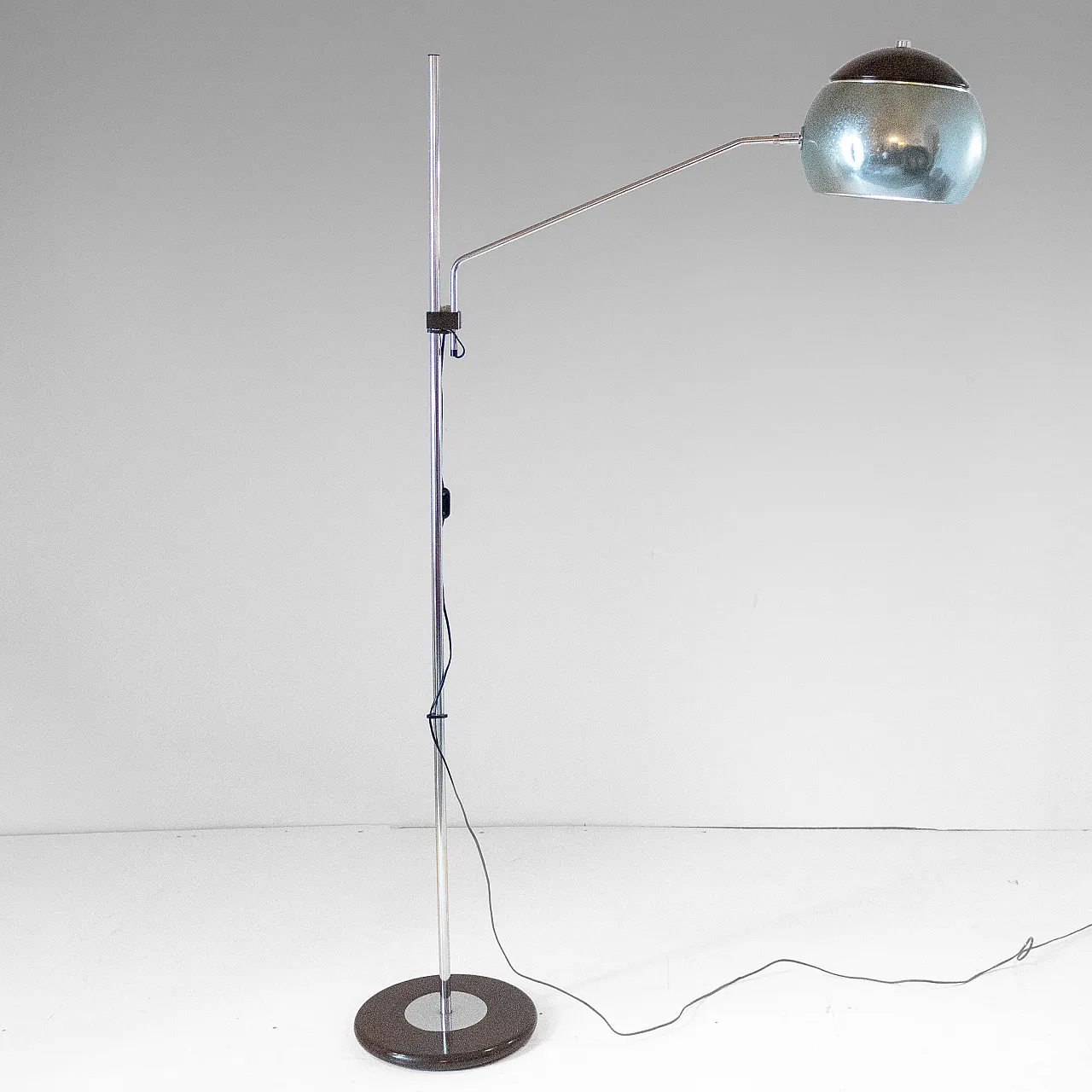 Floor lamp, chromed metal structure, Italy, 1960s 9