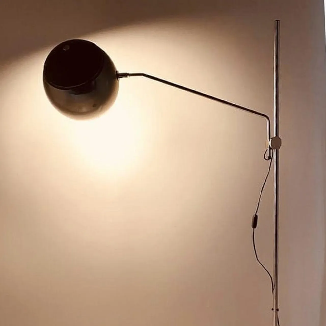 Floor lamp, chromed metal structure, Italy, 1960s 18