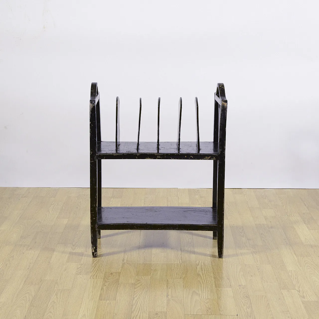 Black lacquered wooden magazine rack, early 20th century 4