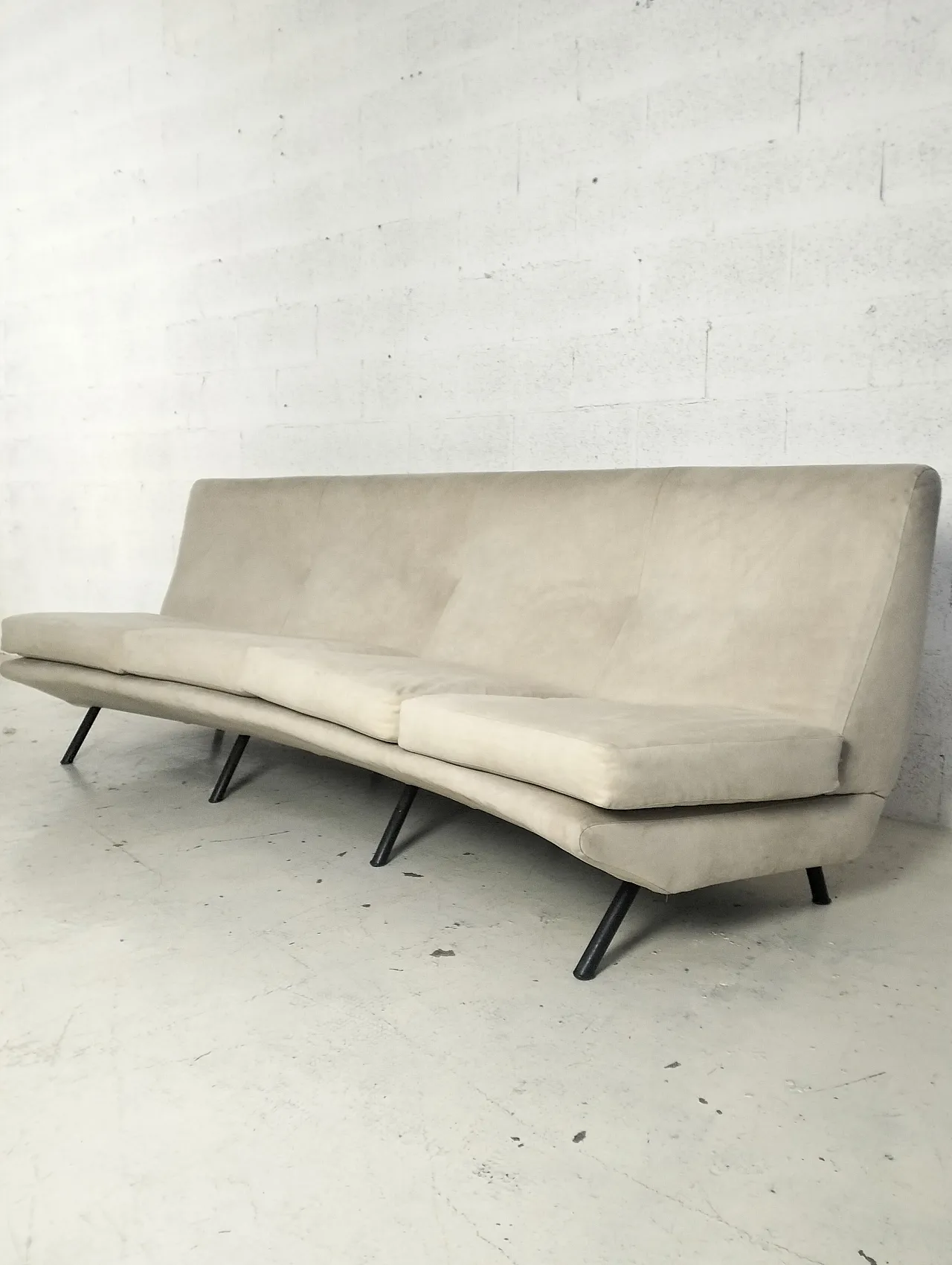 Triennale 4 seater curved sofa by Marco Zanuso for Arflex, 60s 4