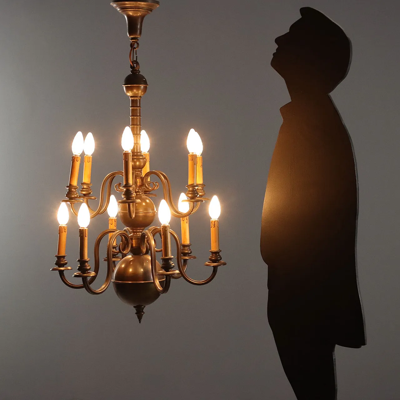 Lampadario in bronzo, '900 2