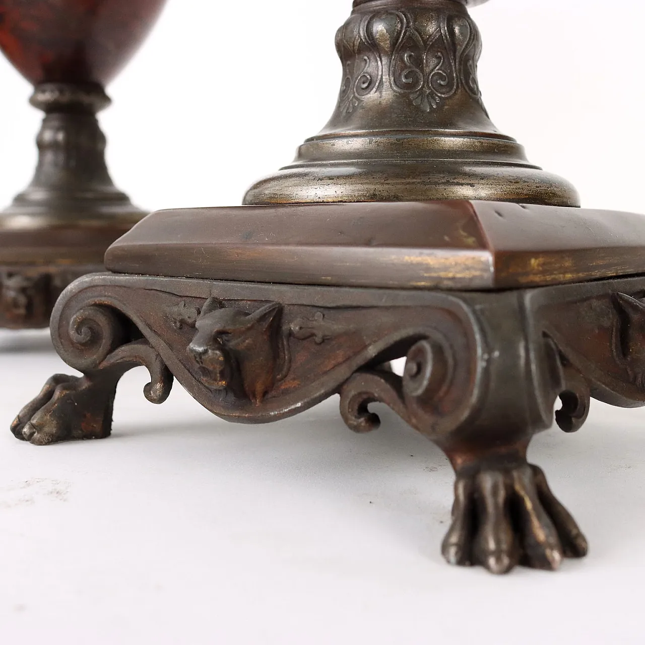 Pair of Rouge Griotte marble vases on bronze-patinated metal base, late 19th century 9