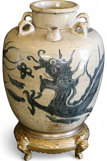 Chinese blue and white porcelain jar with oriental dragon, 19th c.