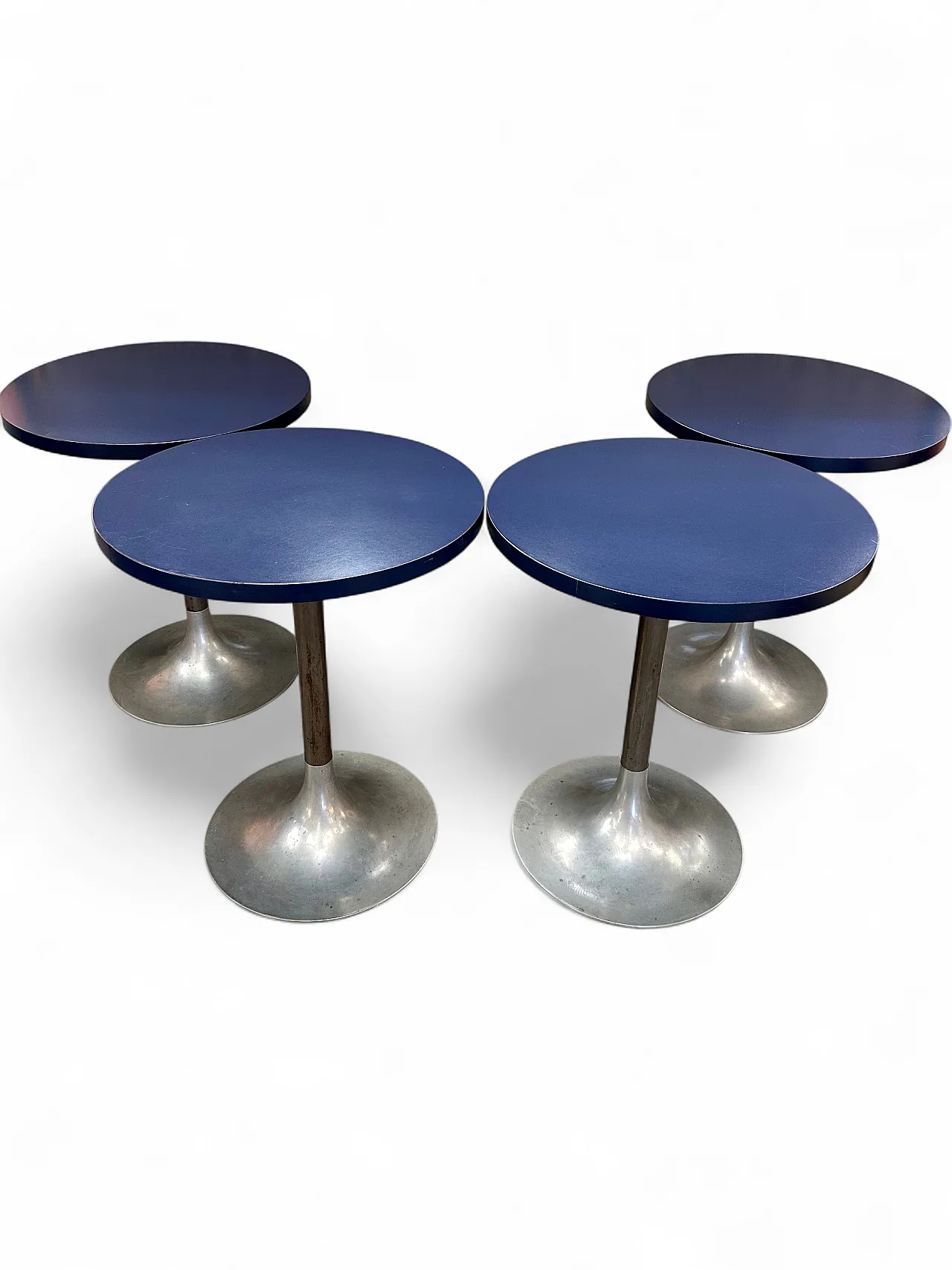4 Tulip coffee tables, blue lacquered top, metal stem, Italy, 1970s 5