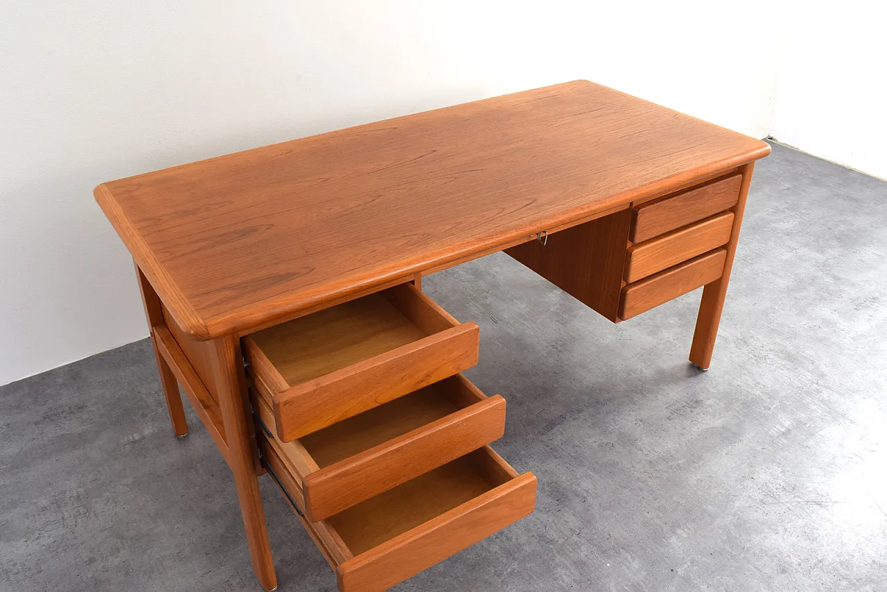 Scrivania Mid-Century in teak, Danimarca, anni '70. 18