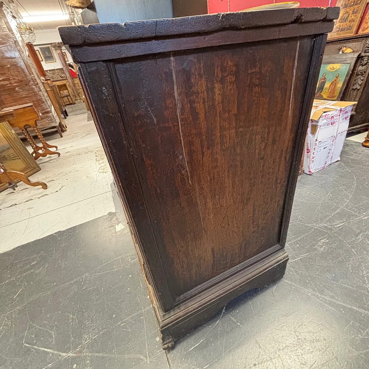 Stunning antique Bergamasco chest of drawers from the 17th century with three drawers 11