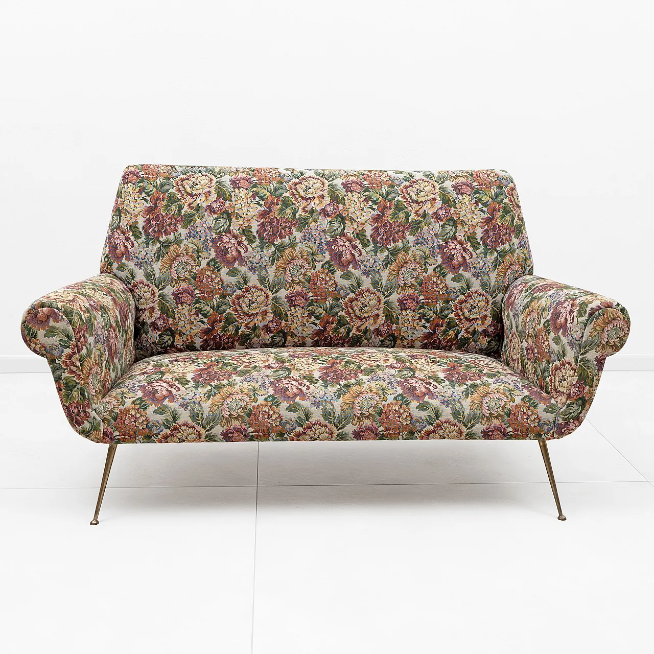 Mid-century modern Italian sofa by Gigi Radice for Minotti, 50s 2