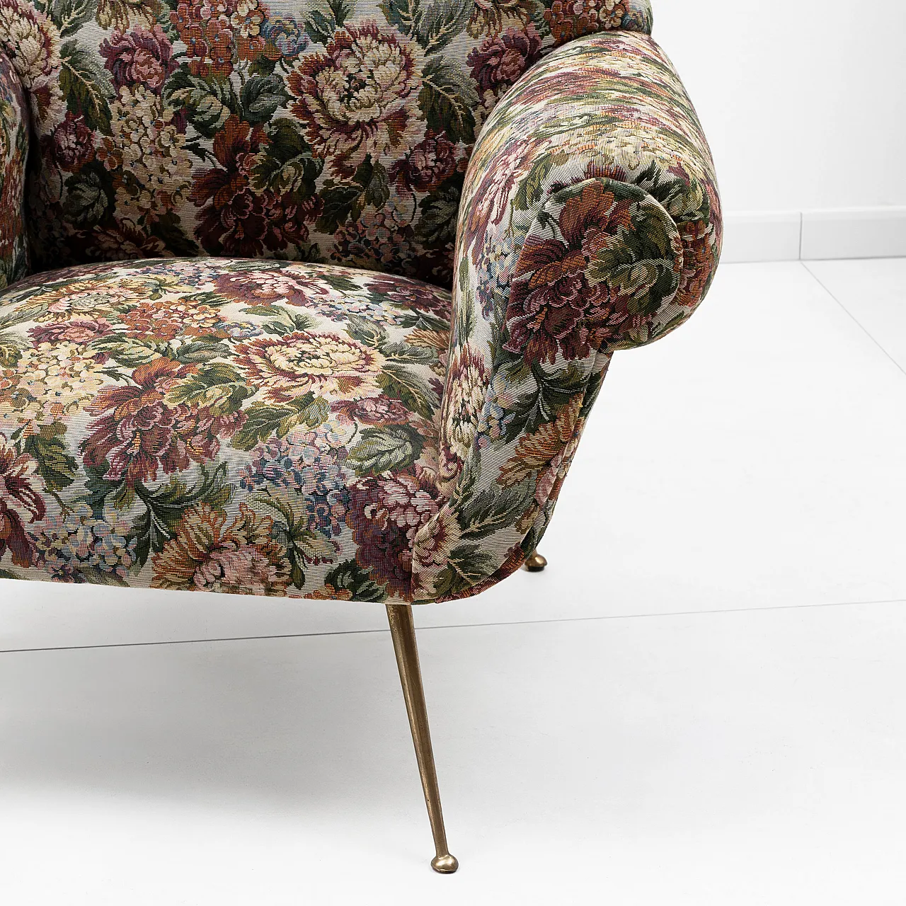 Pair of mid-century modern Italian armchairs by Gigi Radice, 50s 7
