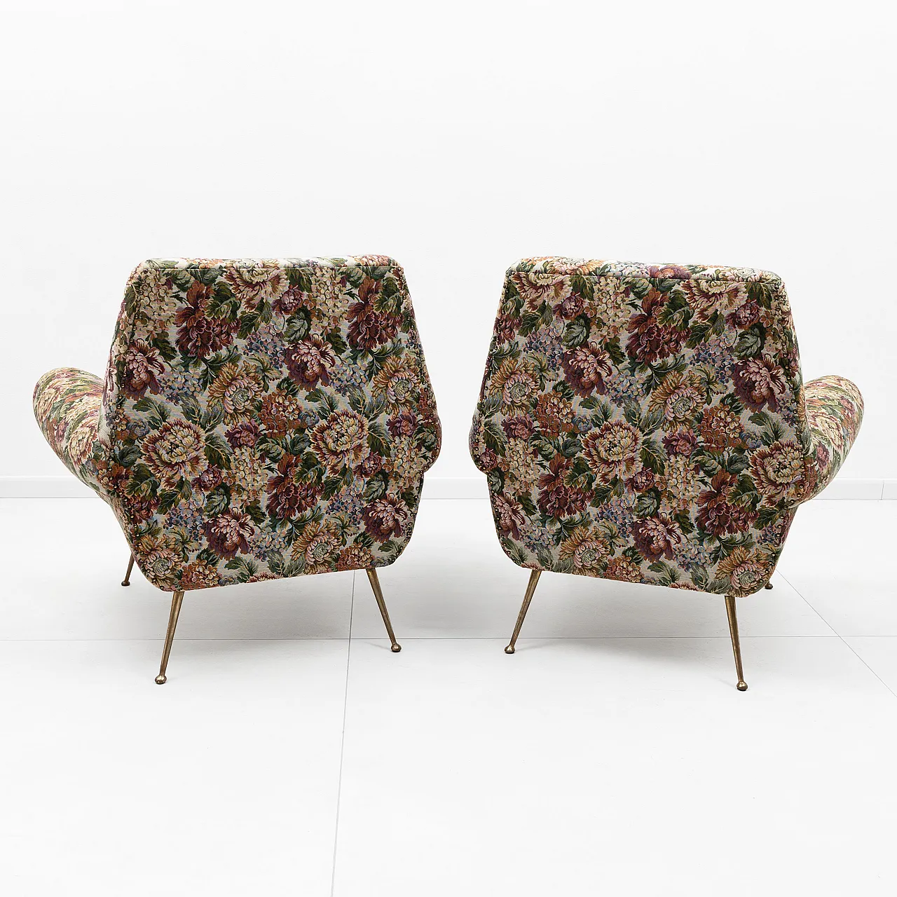 Pair of mid-century modern Italian armchairs by Gigi Radice, 50s 9