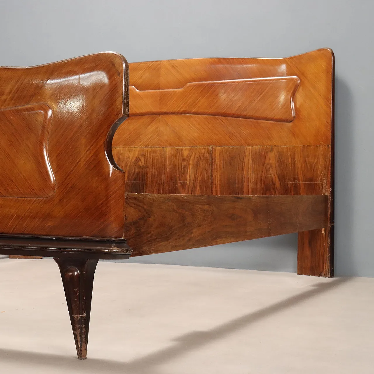 Letto matrimoniale in impiallacciatura di legno esotico, metà '900 9