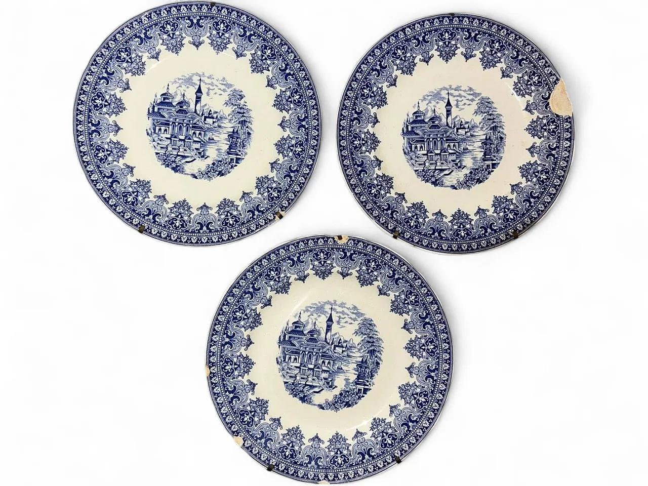 Trio of Laveno dishes, 30s 6