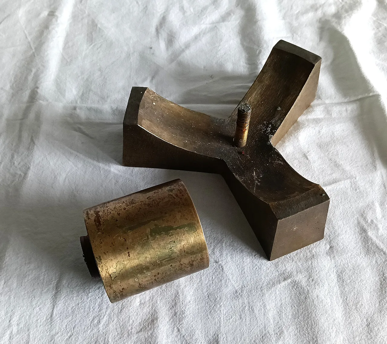 Portacandele in ottone massiccio, anni '60 12