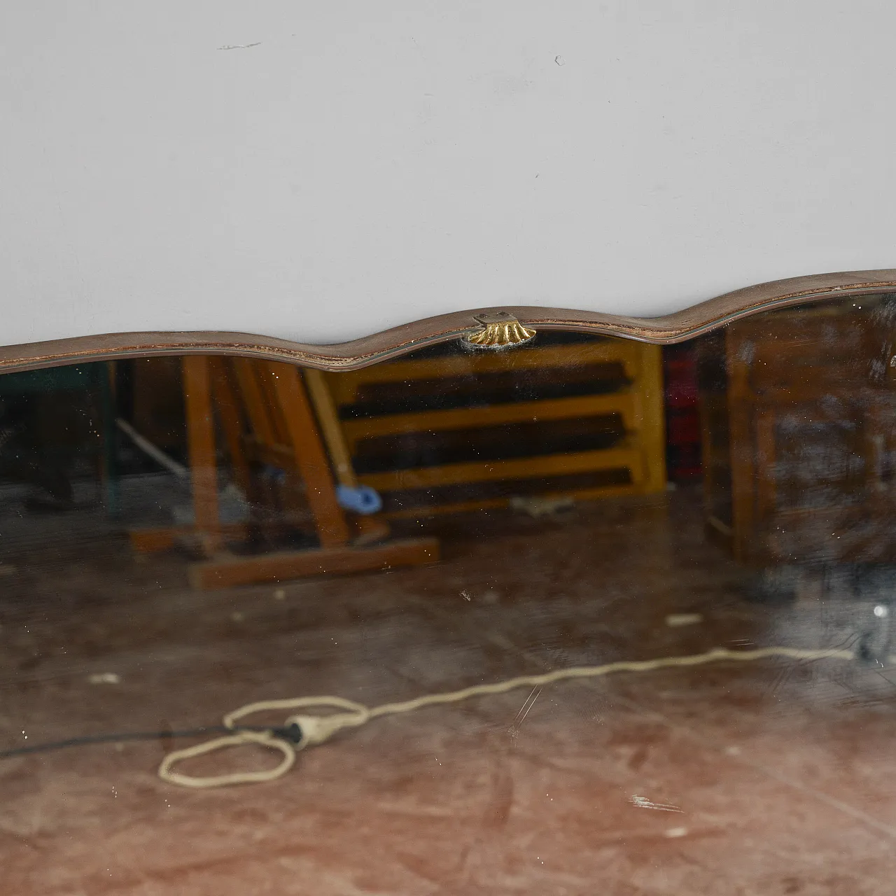 Specchiera sagomata grande con base in legno, '900 2