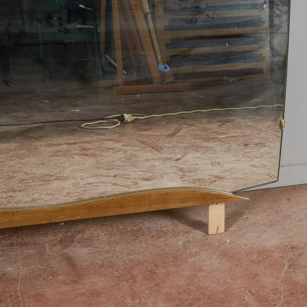 Specchiera sagomata grande con base in legno, '900 3